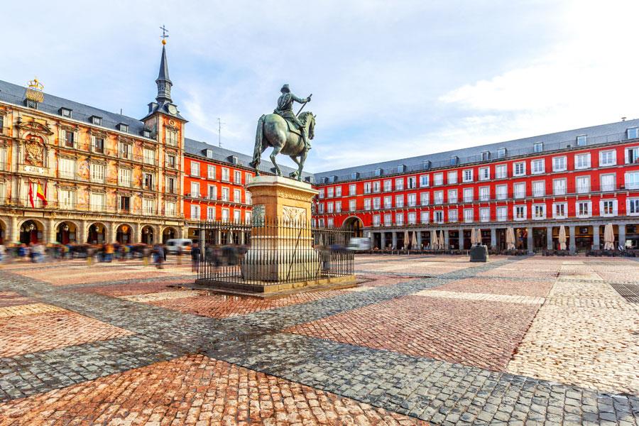 Rutas por Europa y hoteles cerca de estaciones